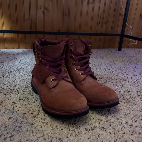 Timberland boots Women’s size 7 Burgundy/Maroon velvet with Ribbon laces. - Picture 4 of 5